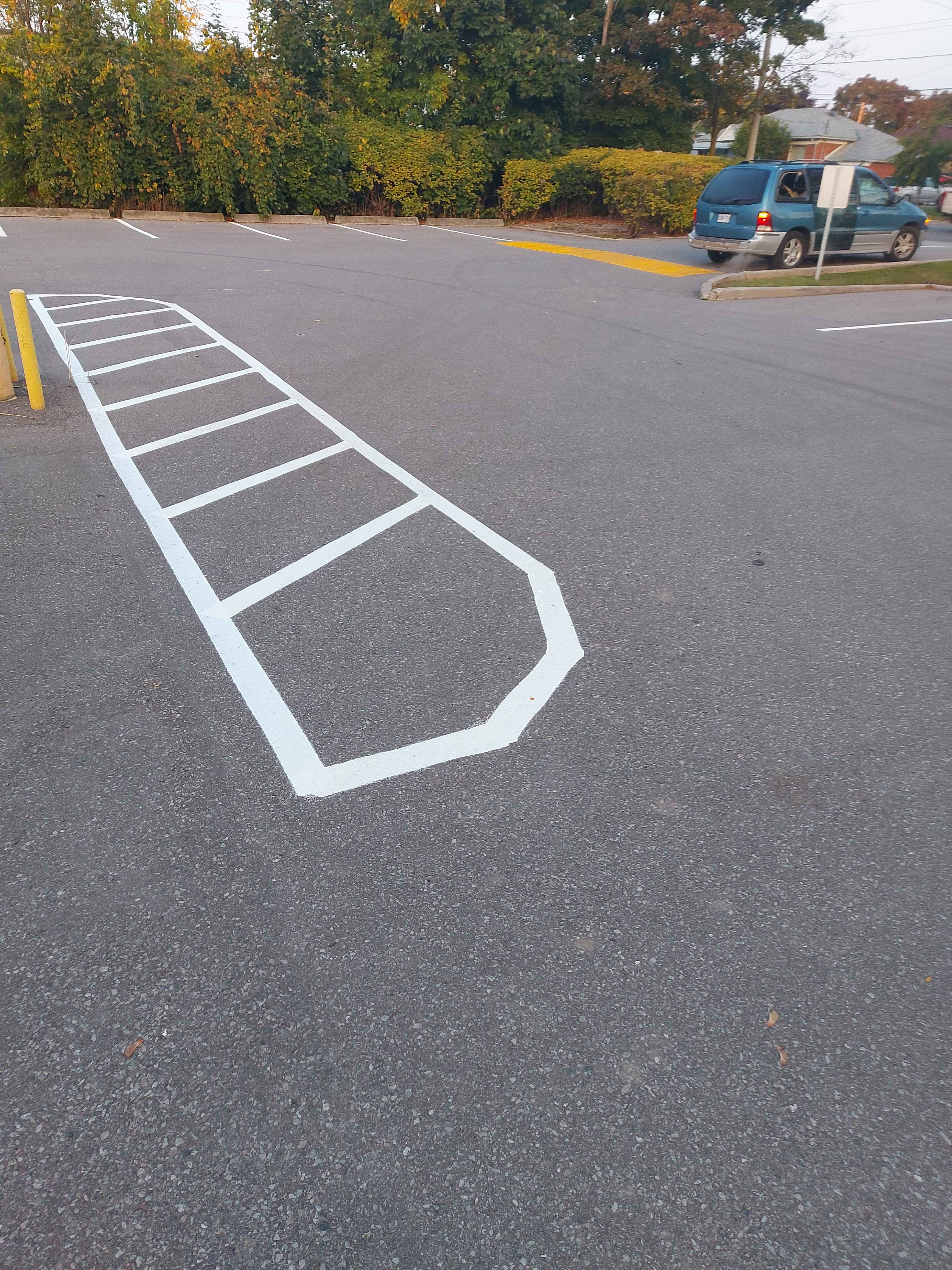 Pavement marking for entry and exit points