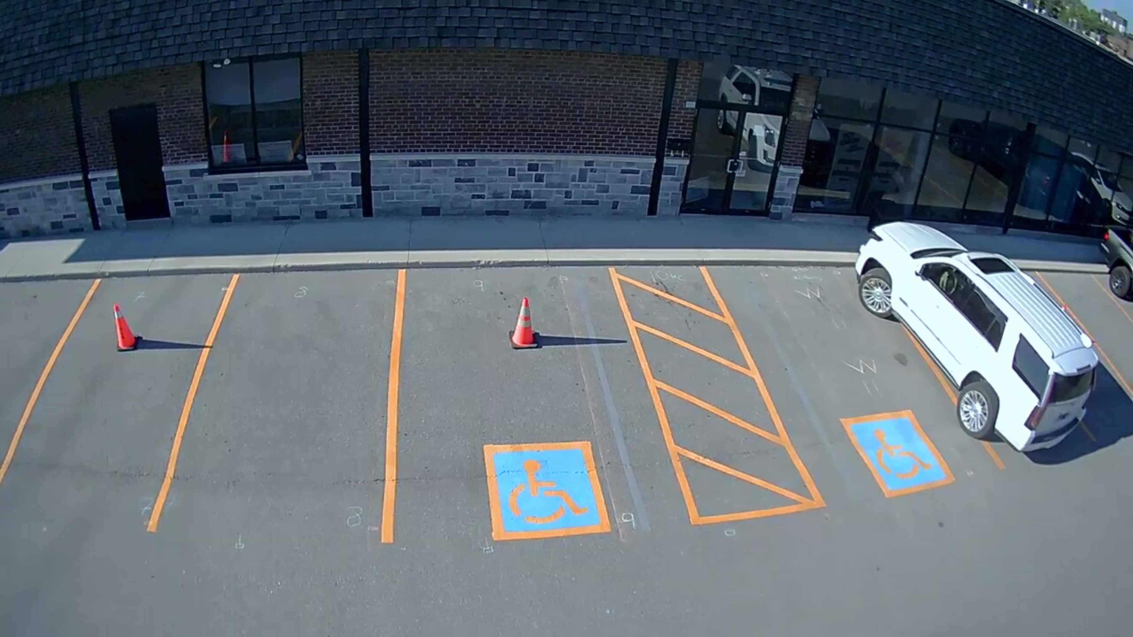 When Is the Right Time of Year to Fill Cracks in Asphalt?